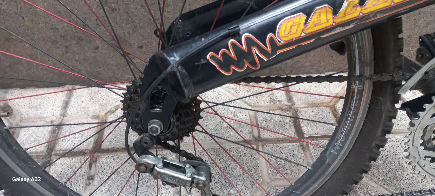 دوچرخه ۲۶ آهنی|دوچرخه، اسکیت، اسکوتر|ری, شهادت|دیوار