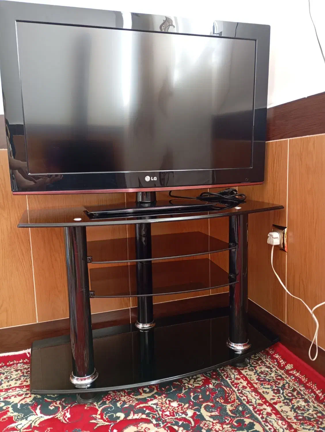 تلویزیون ۳۲ اینج|تلویزیون و پروژکتور|خوی, |دیوار