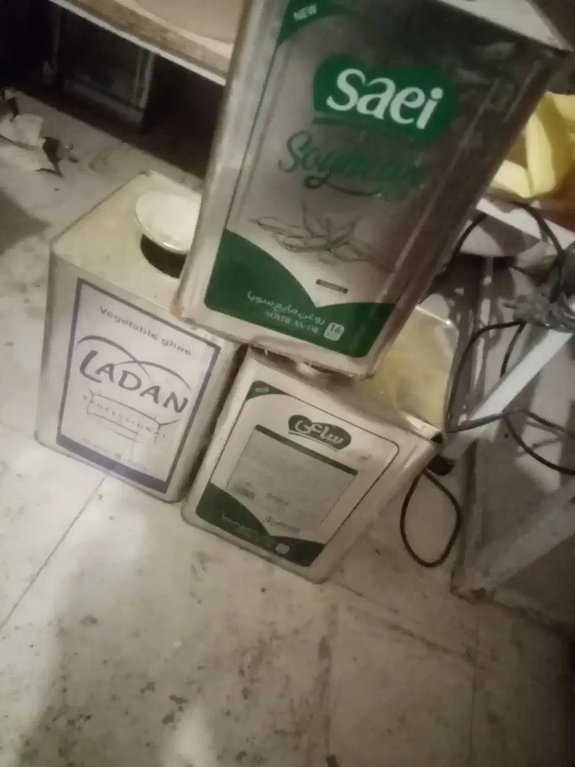 حلبی روغن 16 کیلویی|ظروف نگهدارنده، پلاستیکی، یکبارمصرف|سراب, |دیوار