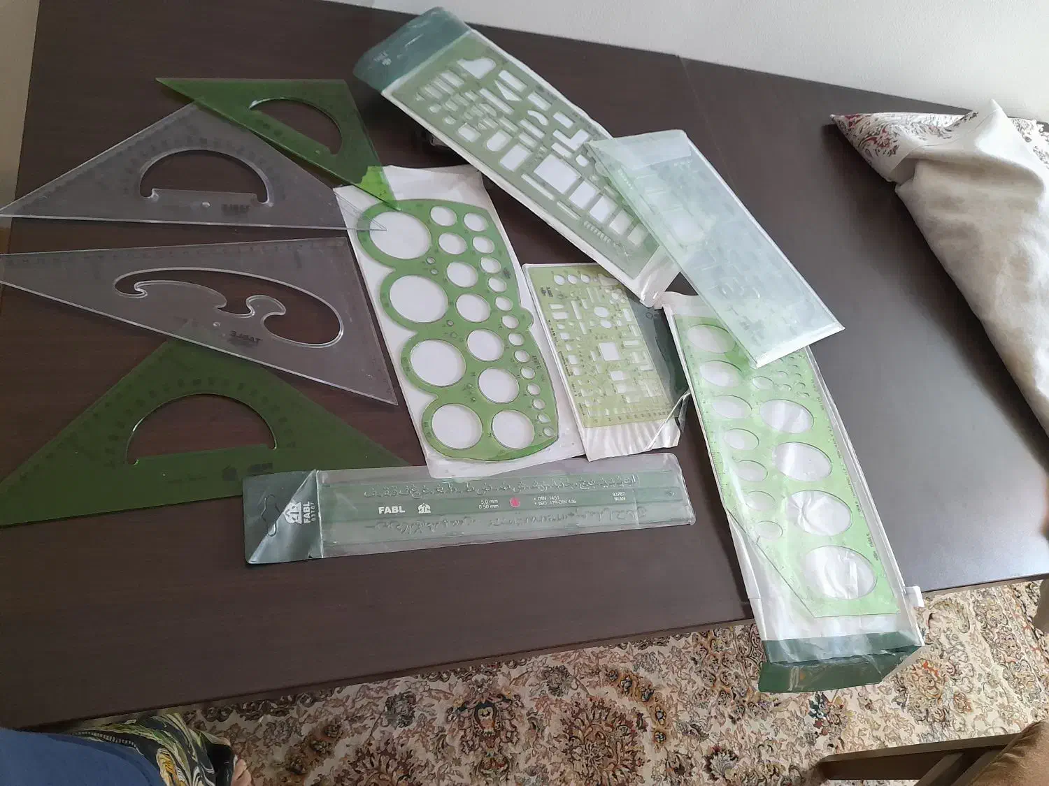 پرگار و اتود و شابلون معماری|لوازم التحریر|پرند, فاز ۰|دیوار