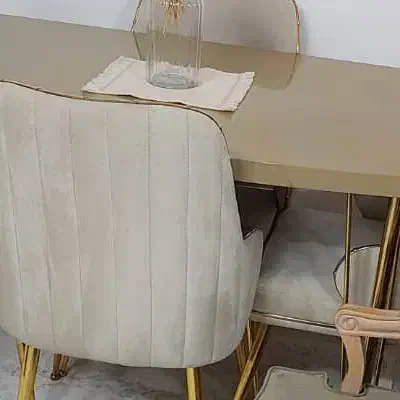 میز غذا خوری ۴نفره|میز و صندلی غذاخوری|قم, شهرک مهدیه (مدرس)|دیوار