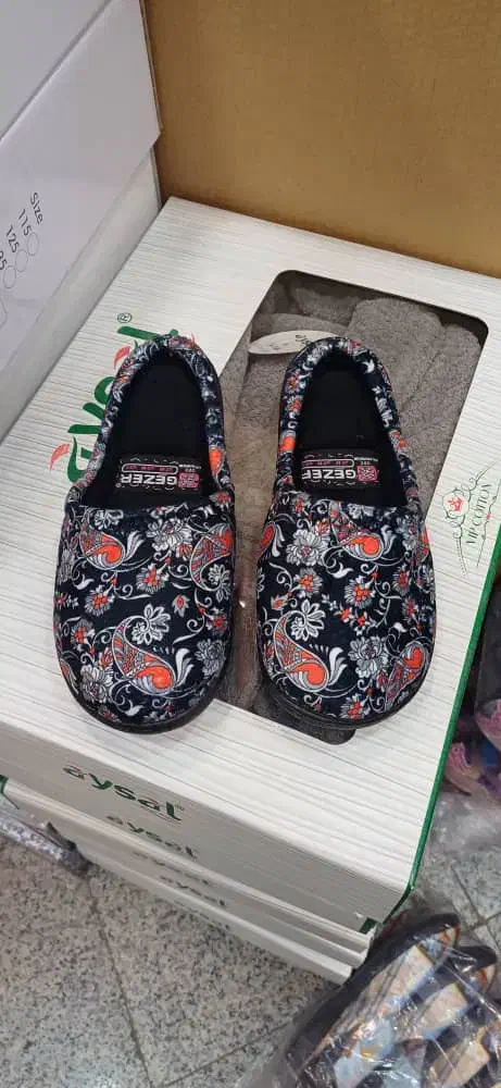 دمپایی روفرشی زنانه و بچه گانه  گزر ترک|کیف، کفش، کمربند|ارومیه, |دیوار