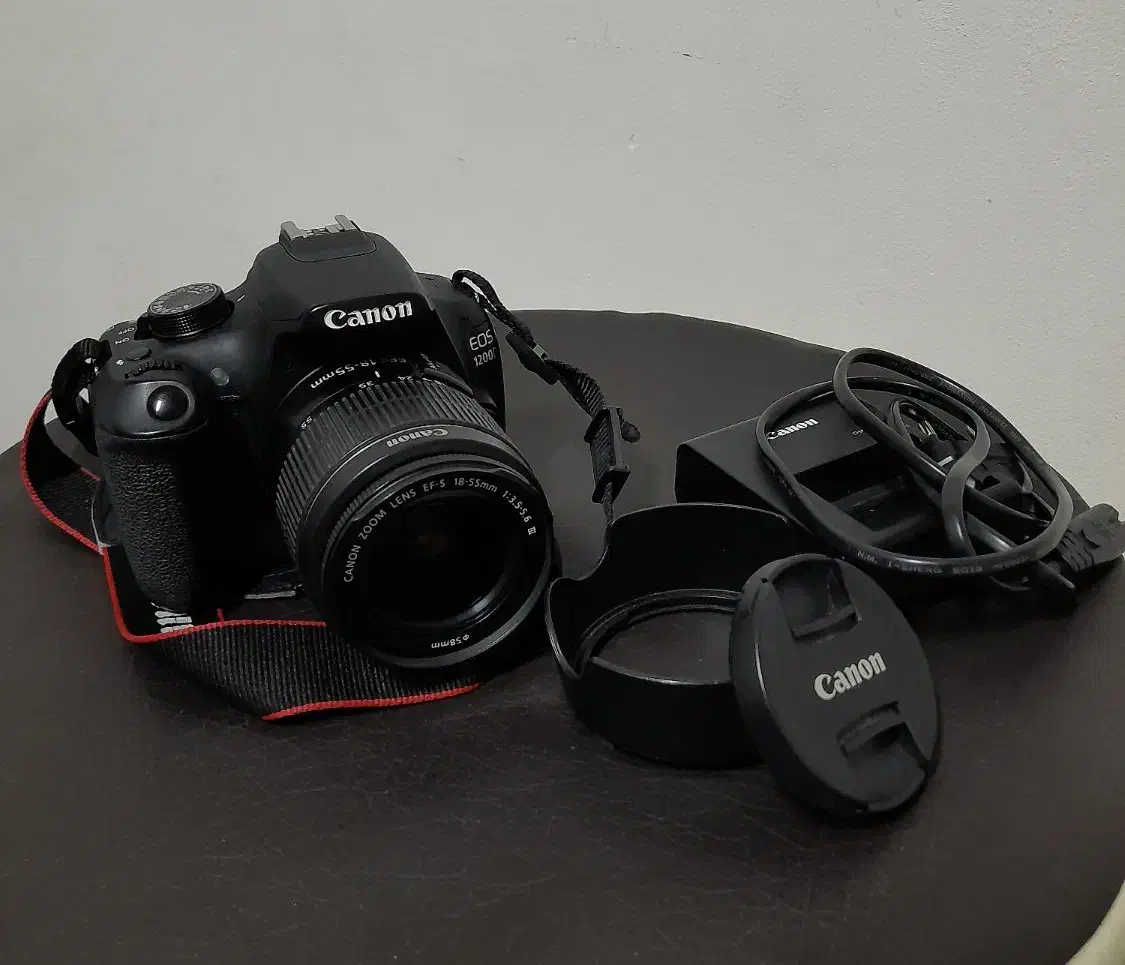 دوربین1200d کنون به همراه لنز 18.55|دوربین عکاسی و فیلمبرداری|ملایر, |دیوار