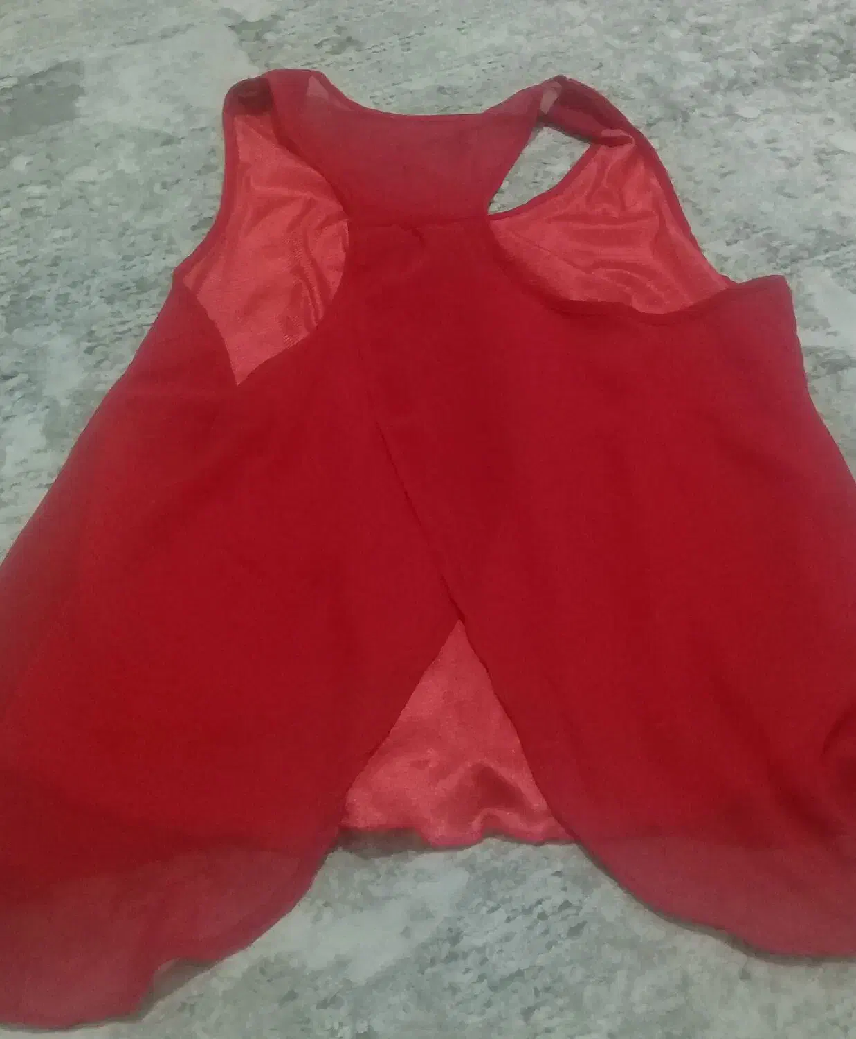 تعدادی شال و لباس زنانه نو قیمت مناسب|لباس|مشهد, سیلو|دیوار