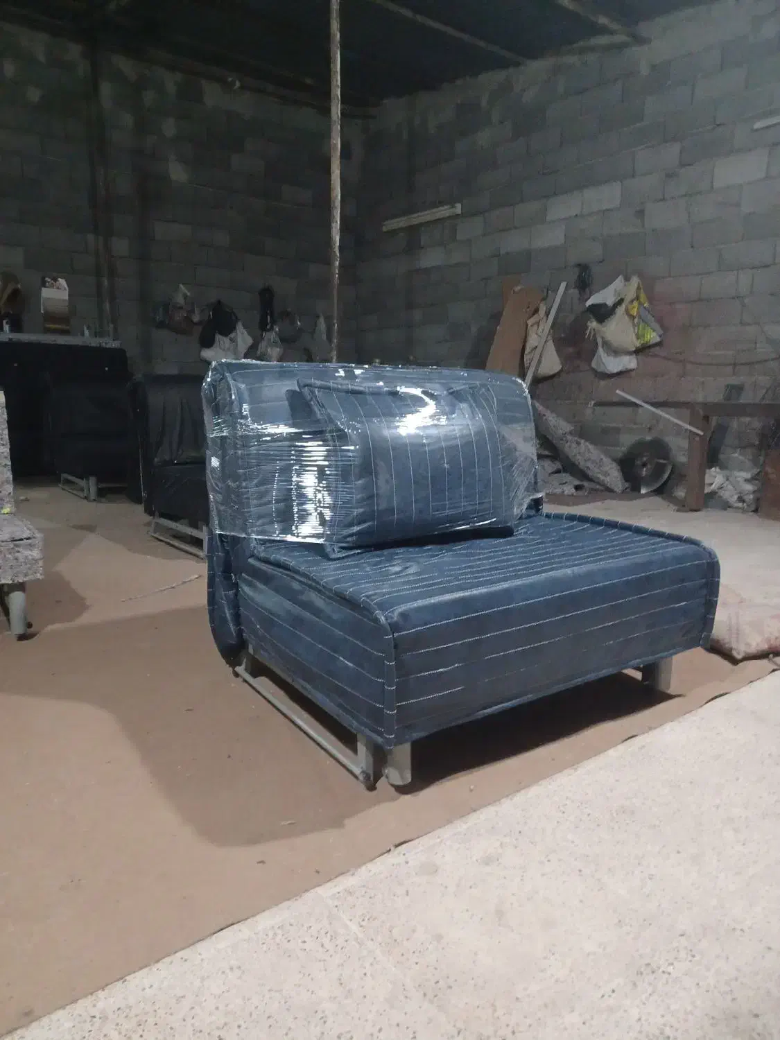 مبل تمام فلز تخت شو عرض ۱۰۵سانت|مبلمان خانگی و میز عسلی|تهران, یافتآباد|دیوار