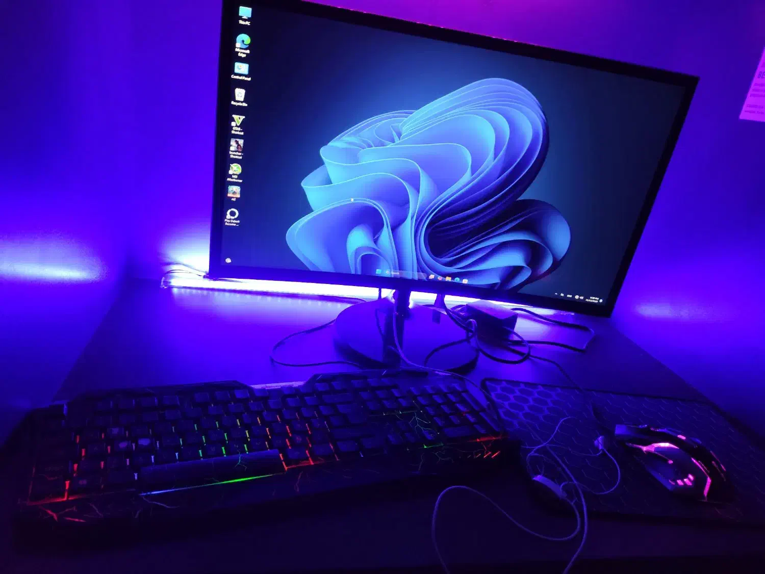 پکیج کامل گیمینگ RGB + کیس خفن + مانیتور سامسونگ|رایانه رومیزی|پاکدشت, پاکدشت (مامازند)|دیوار