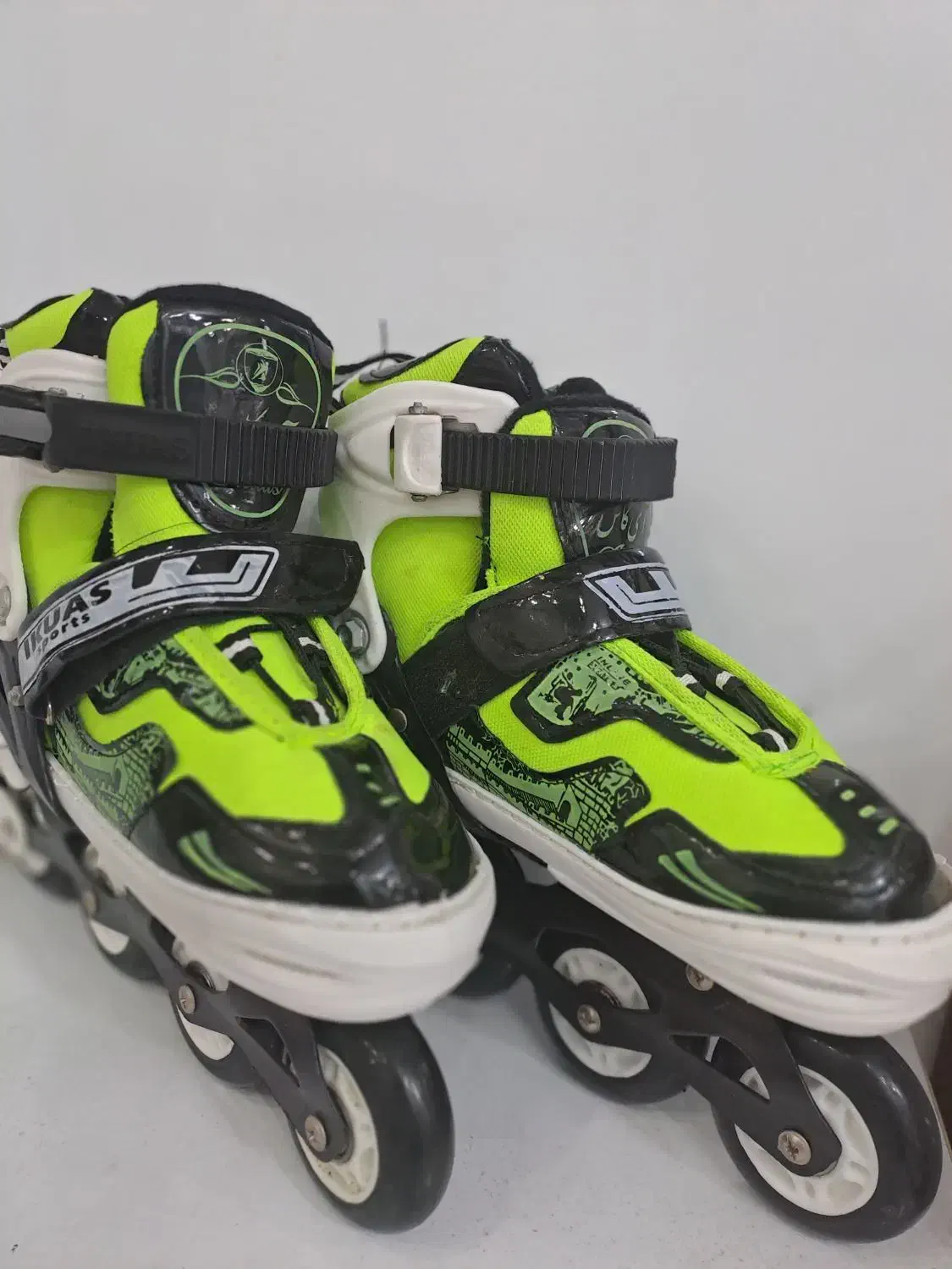 کفش اسکیت|دوچرخه، اسکیت، اسکوتر|لاهیجان, انقلاب|دیوار