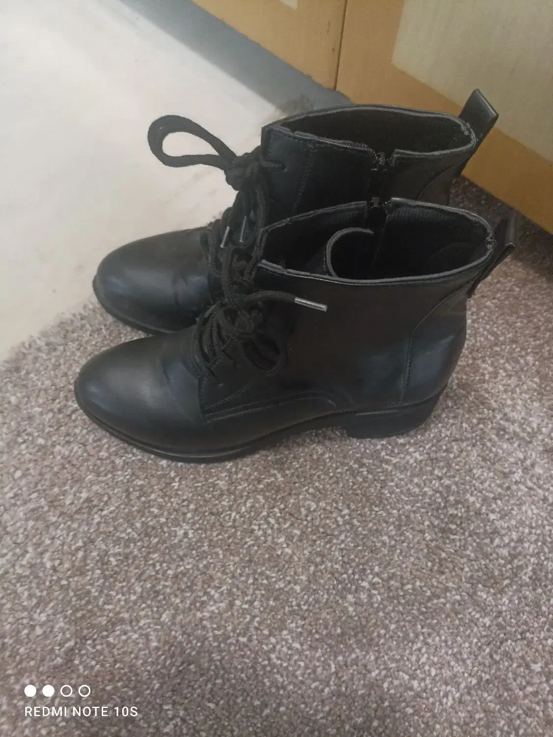 بوتدساق کوتاه چرم|کیف، کفش، کمربند|جغتای, |دیوار