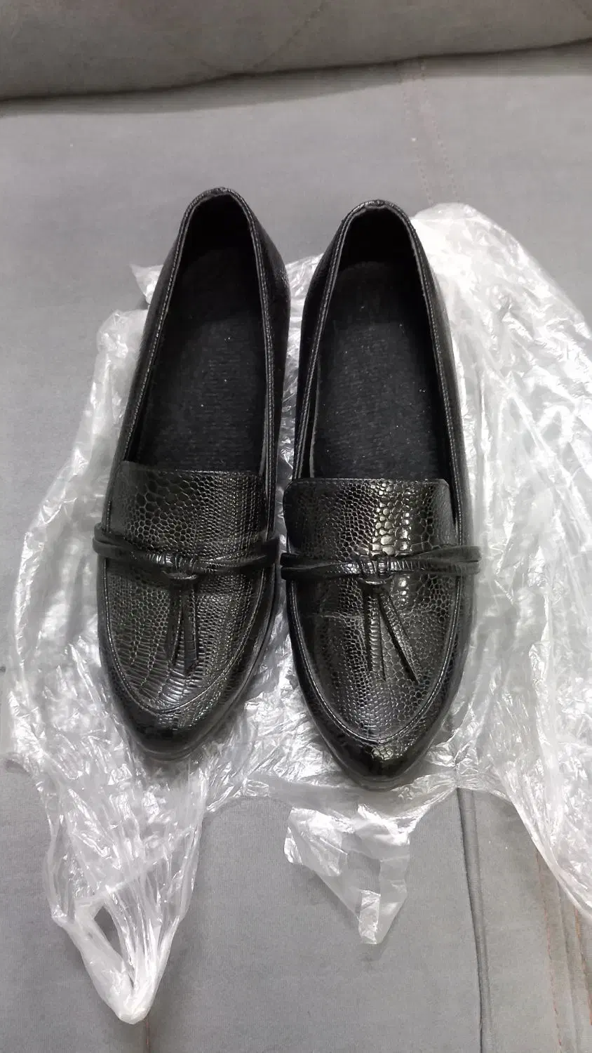 کفش به علت کوچک بودن بفروش می رسد|کیف، کفش، کمربند|گلبهار, شهر جدید گلبهار|دیوار