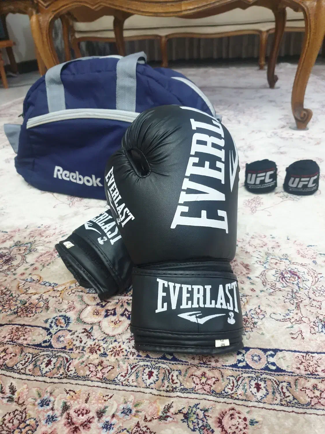 دستکش بوکس|تجهیزات ورزشی|اندیشه, اندیشه فاز ۵|دیوار