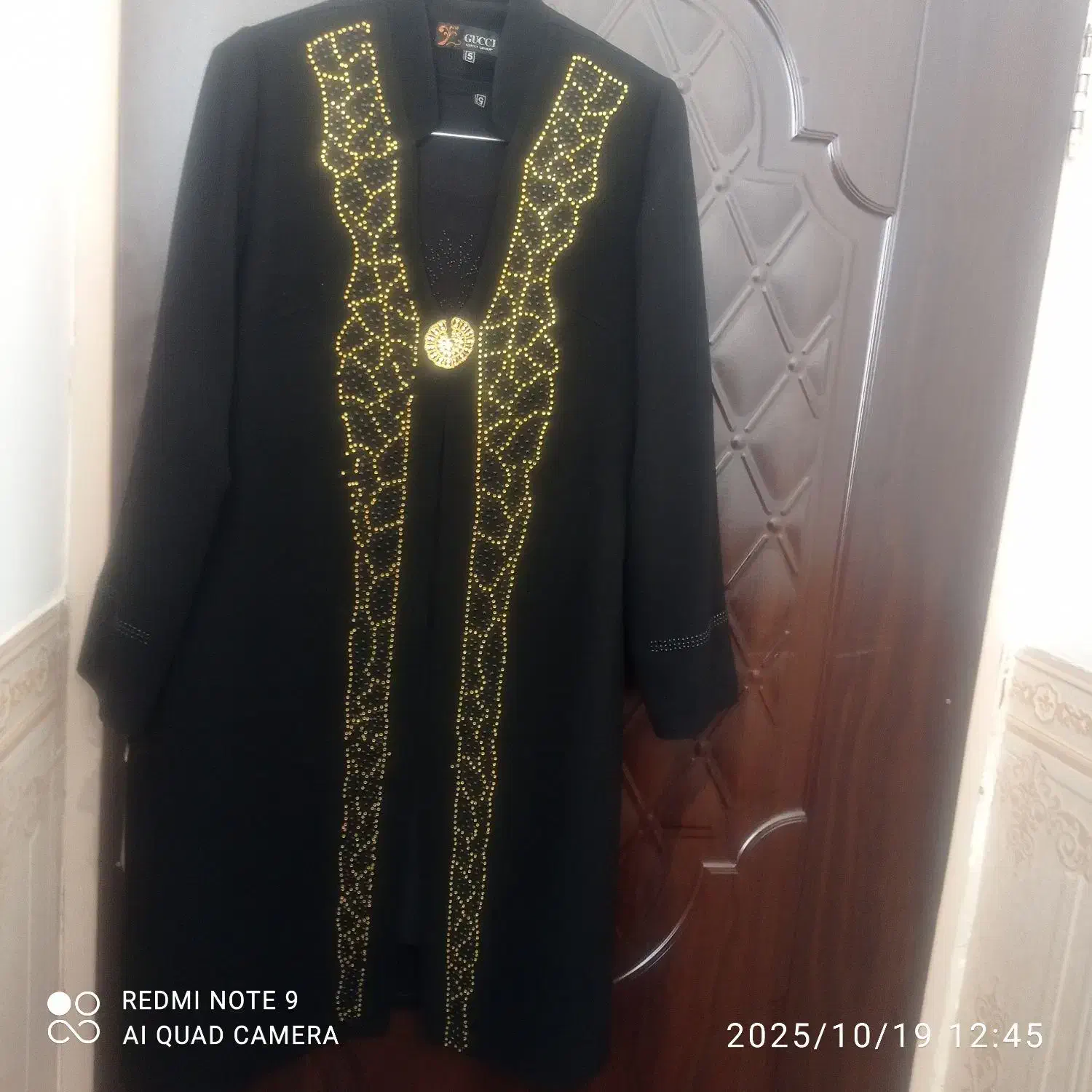 مانتو‌کرپ‌مشکی‌نگین‌کارشده|لباس|کرمان, |دیوار