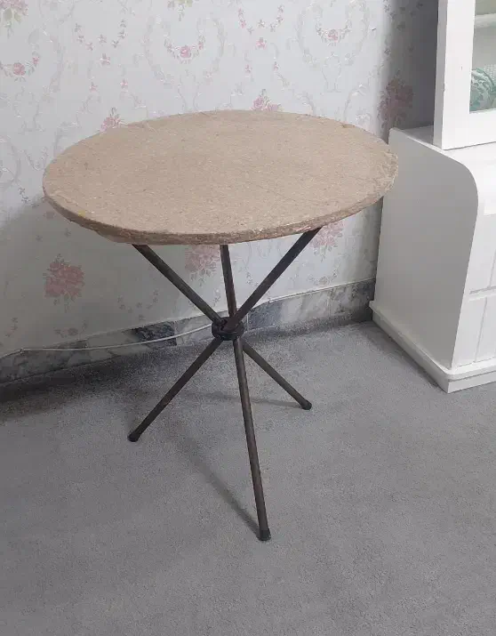 میز خاطره|میز و صندلی غذاخوری|مشهد, ایثارگران|دیوار