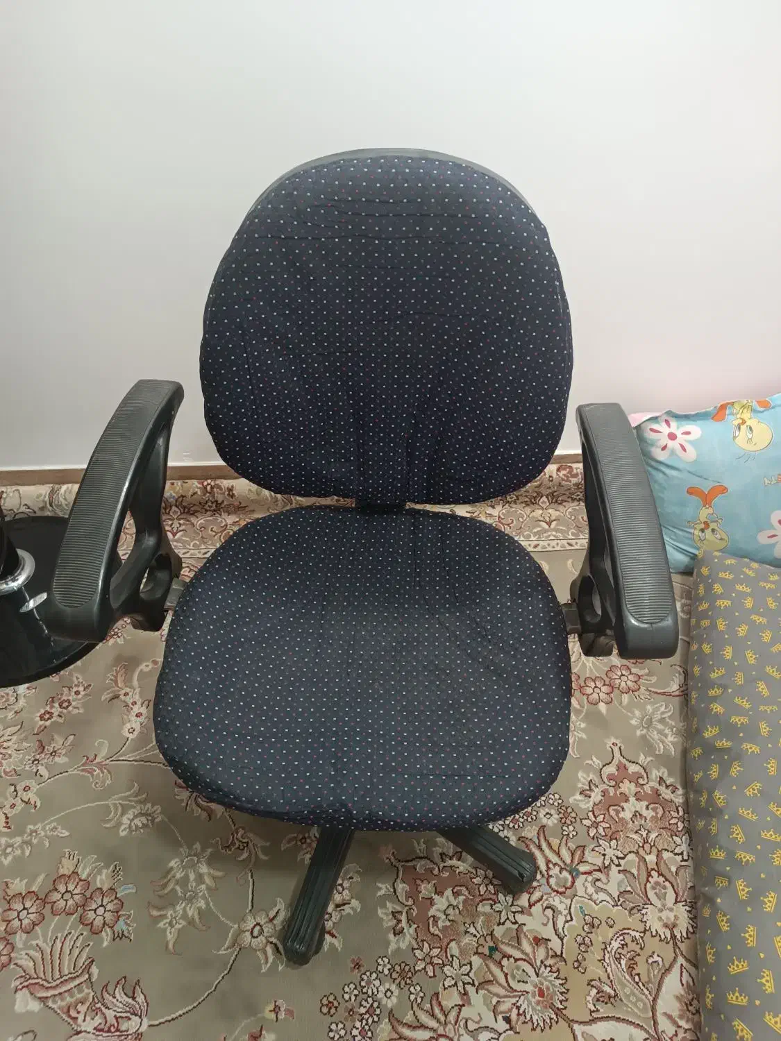 باسلام یک عدد تخت یک نفر ویک عدد صندلی چرخشی|تخت و سرویس خواب|قم, نخودی|دیوار