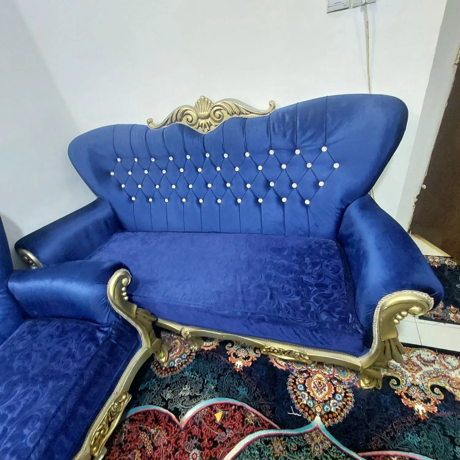 مبل ۷نفره استیل سالم باجلومبلی و دوتاعسلی|مبلمان خانگی و میز عسلی|تهران, آهنگران (سراسیاب دولاب)|دیوار
