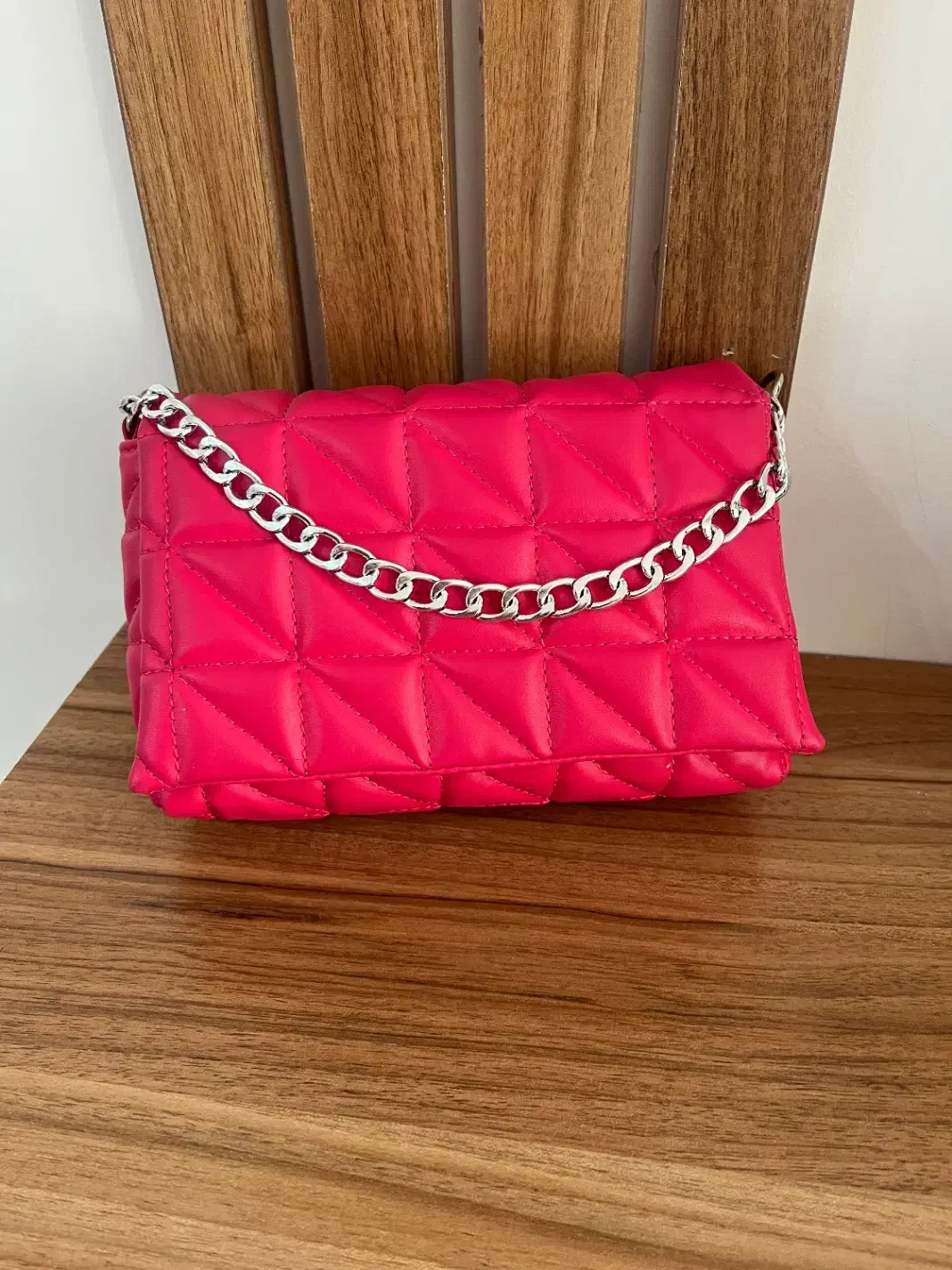 کیف|کیف، کفش، کمربند|شهرکرد, |دیوار