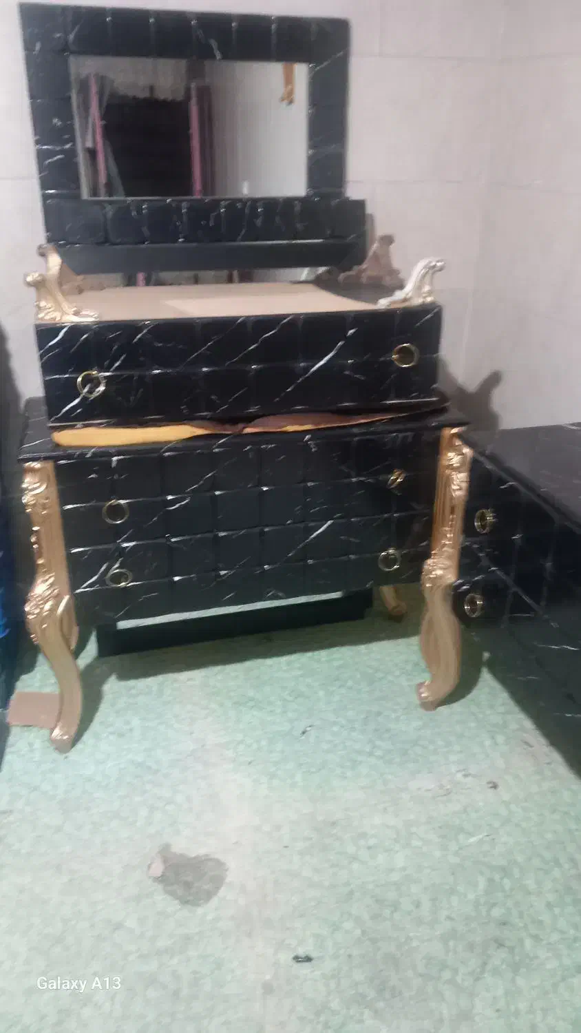 لوازم ارایشگاهی بطور یکجا زیر قیمت|آرایشگاه و سالن‌های زیبایی|کرج, نوروزآباد|دیوار