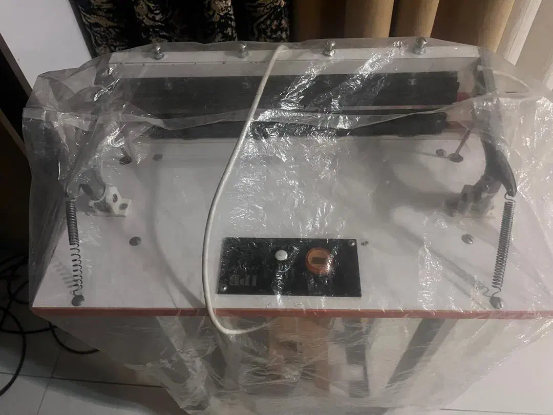 دستگاه پرس پدالی یا دوخت پلاستیک پدالی|فروشگاه و مغازه|یاسوج, |دیوار