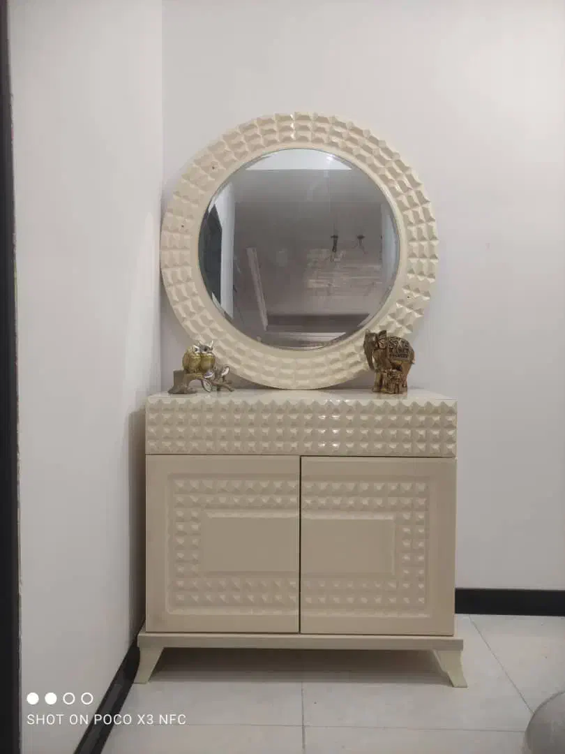 آینه کنسول در حد نو|بوفه، ویترین، کنسول|قائمشهر, |دیوار