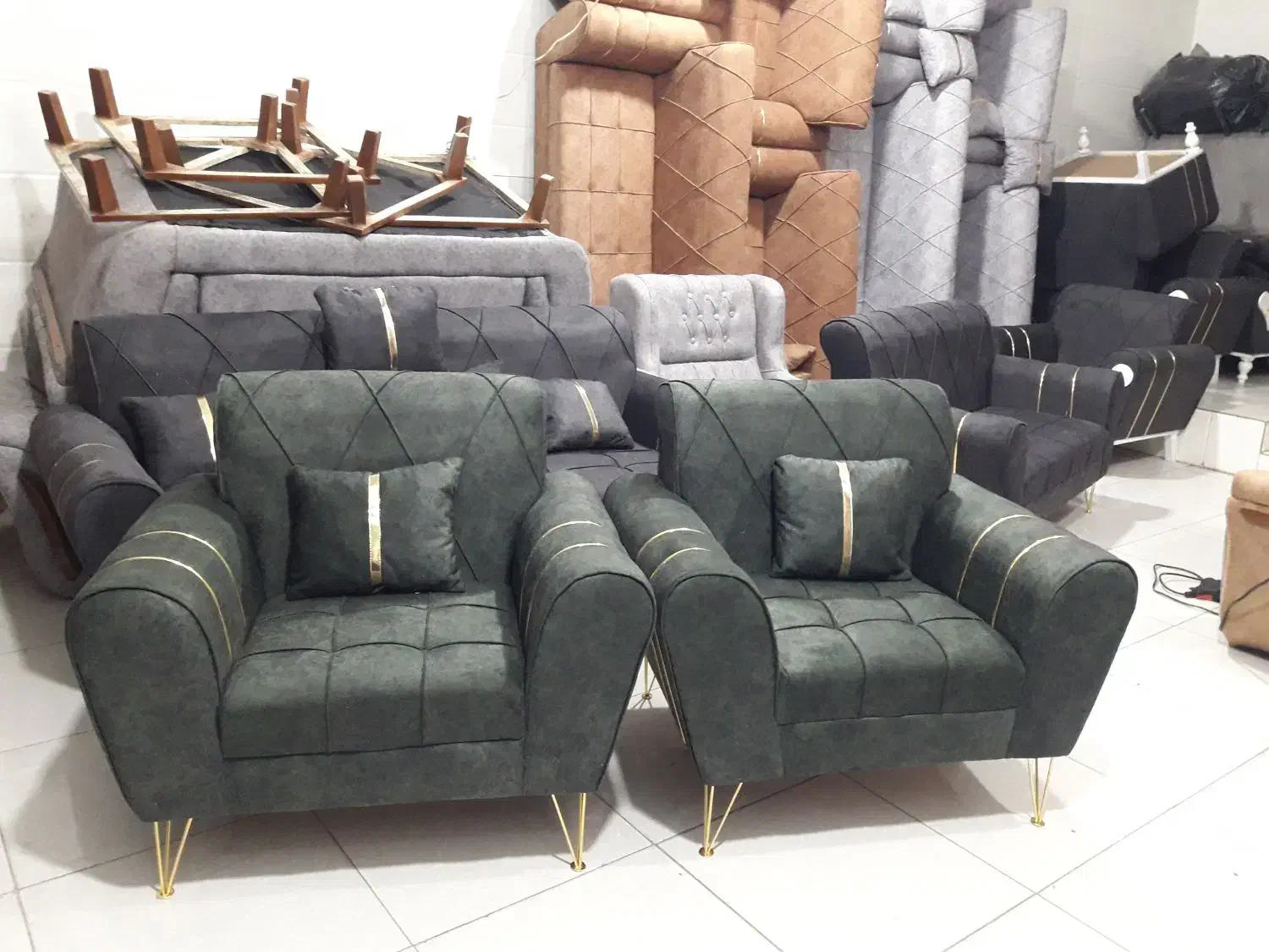 مبلمان تنوع رنگ مبل جوان|مبلمان خانگی و میز عسلی|اراک, |دیوار