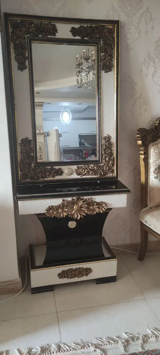 میز آینه در حد نو|مبلمان خانگی و میز عسلی|رشت, باهنر|دیوار