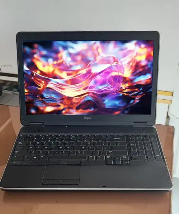 لپتاپ دل هشت هسته ای با گرافیک دو گیگ DDR5|رایانه همراه|اصفهان, سرچشمه|دیوار