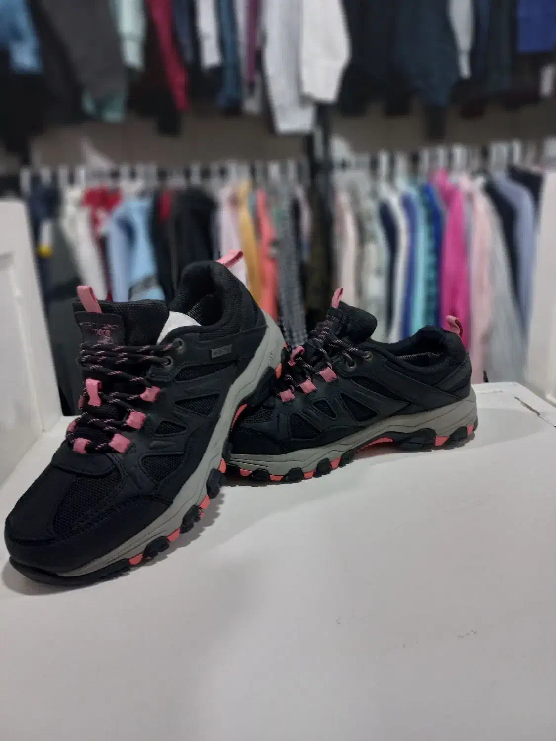 کفش طبیعت گردی/اورجینال/در حد آکبند/ ۴۲|کیف، کفش، کمربند|کرج, برغان|دیوار