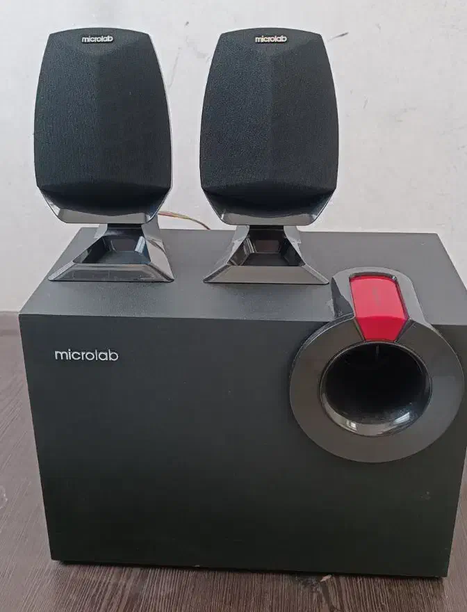 اسپیکر ۳ تیکه کامپیوتر برند معتبر و بسیار باکیفیت|قطعات و لوازم جانبی رایانه|قزوین, |دیوار