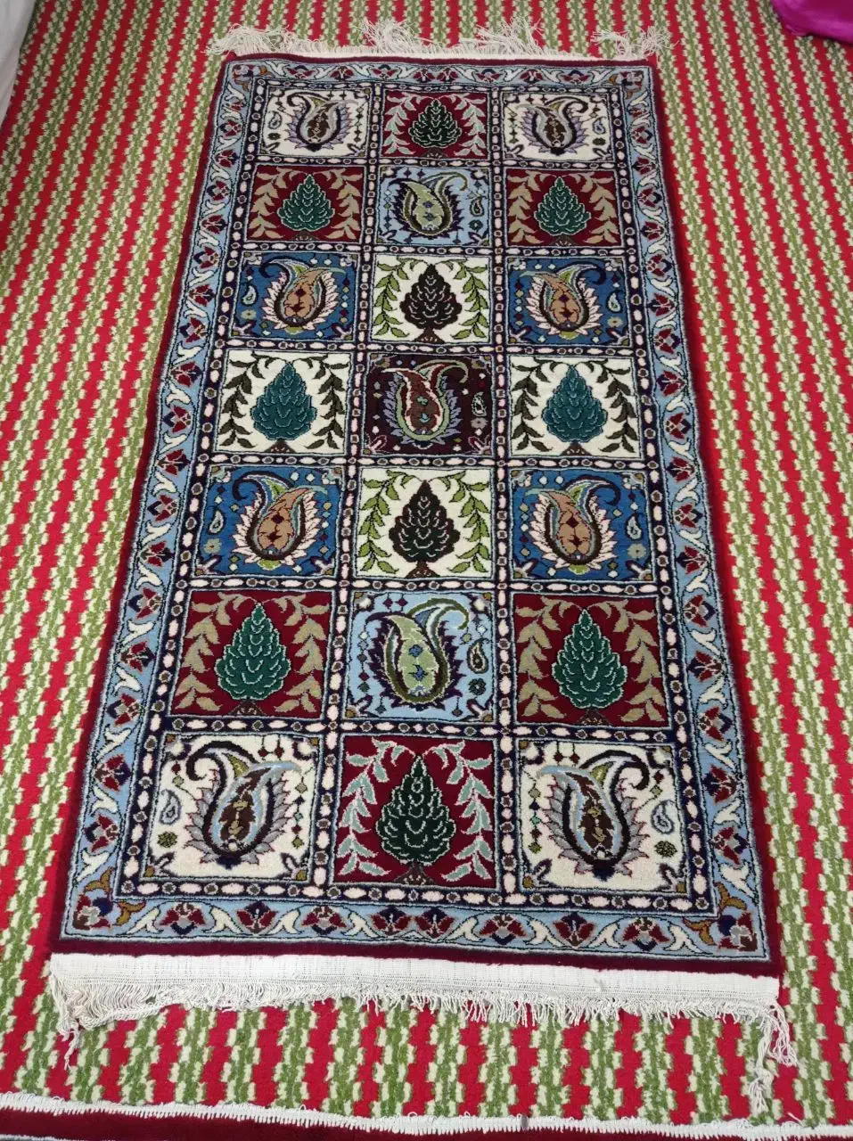 فرش دست بافت طرح کاج1متردر2متر|فرش|اصفهان, براآن شمالی|دیوار