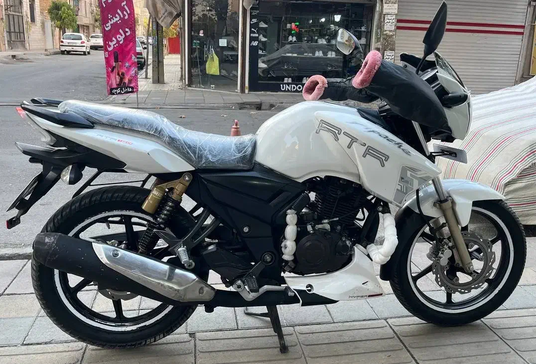 آپاچی|موتورسیکلت|مشکیندشت, |دیوار