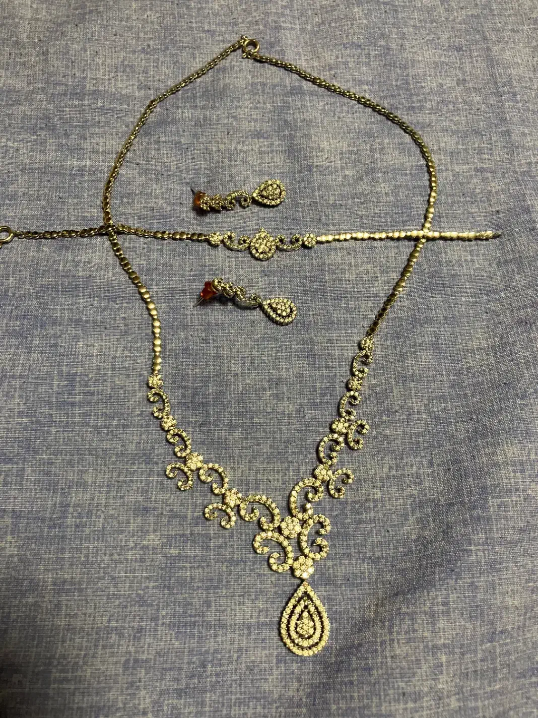 سرویس طلا سفید حدودا ۳۳گرم در|جواهرات|اصفهان, پروین|دیوار