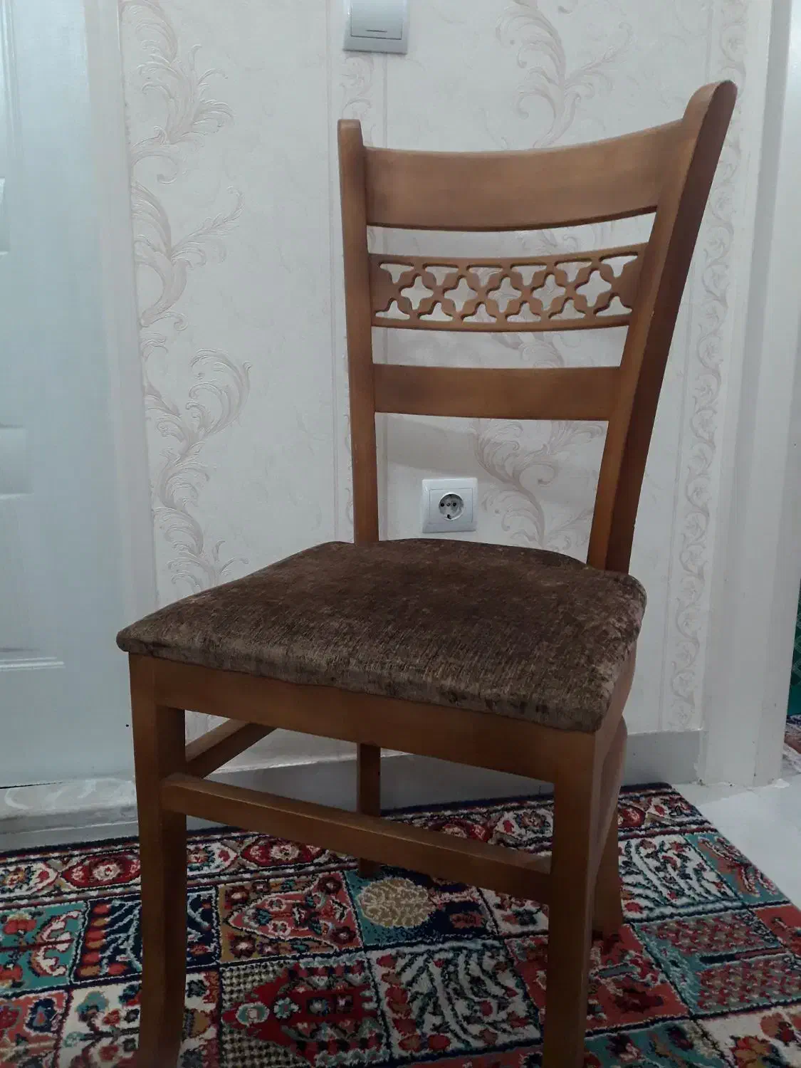 چهار عدد صندلی چوبی|صندلی و نیمکت|تبریز, |دیوار