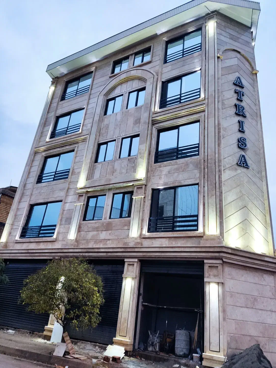 به یک کارگر ماهر برای سنگ کاری|استخدام معماری، عمران و ساختمانی|رودسر, |دیوار