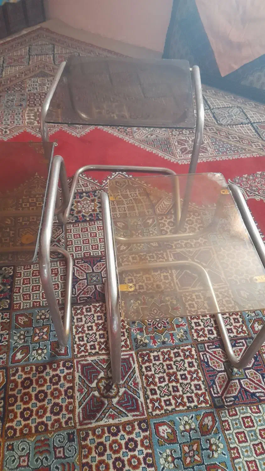 میز وسط و سه تا گل میز بزرگ متوسط و کوچک و مبل|حراج|شاهین‌شهر, طالقانی|دیوار