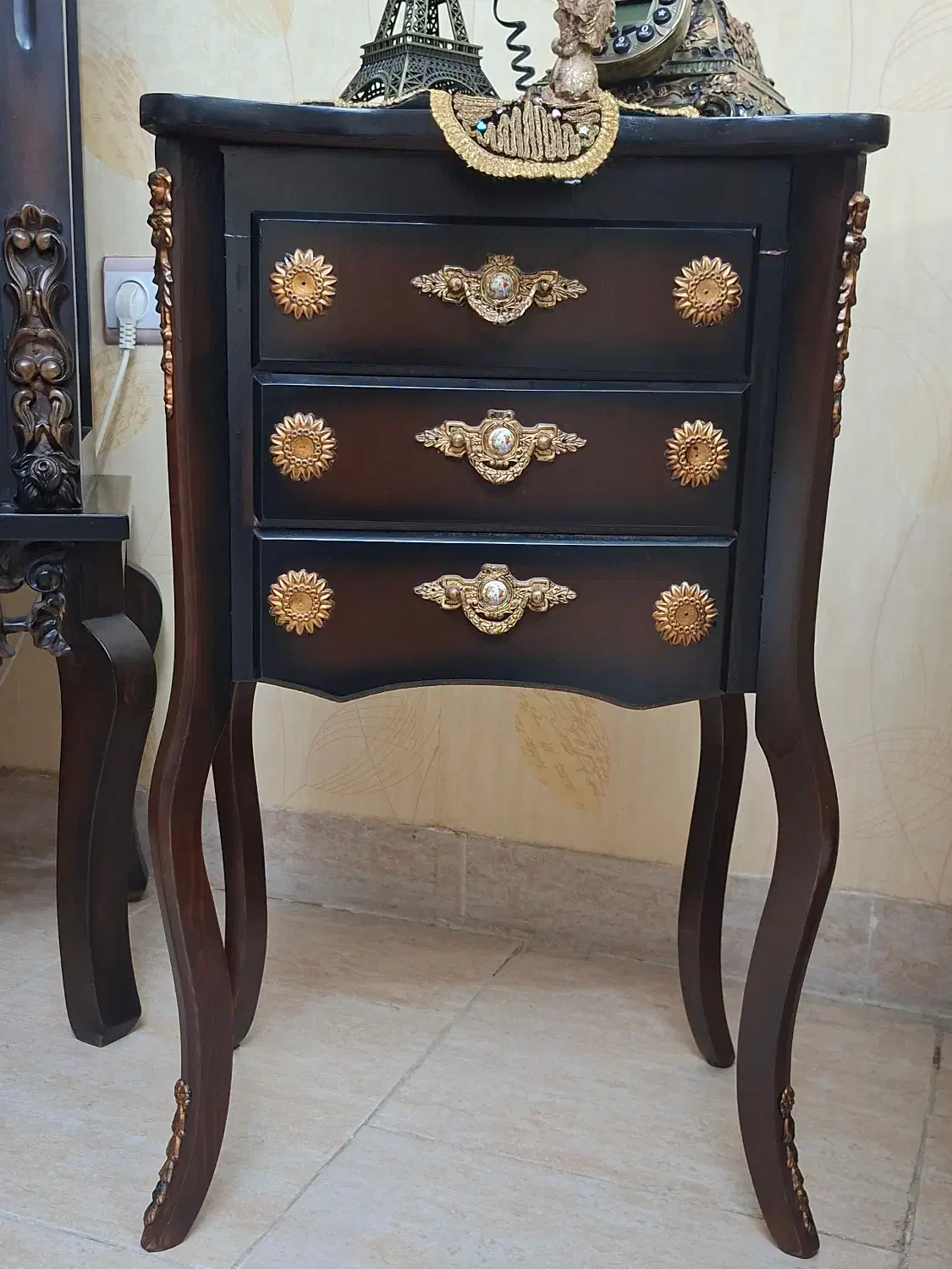 میز تلفن|میز تلفن|پیرانشهر, |دیوار