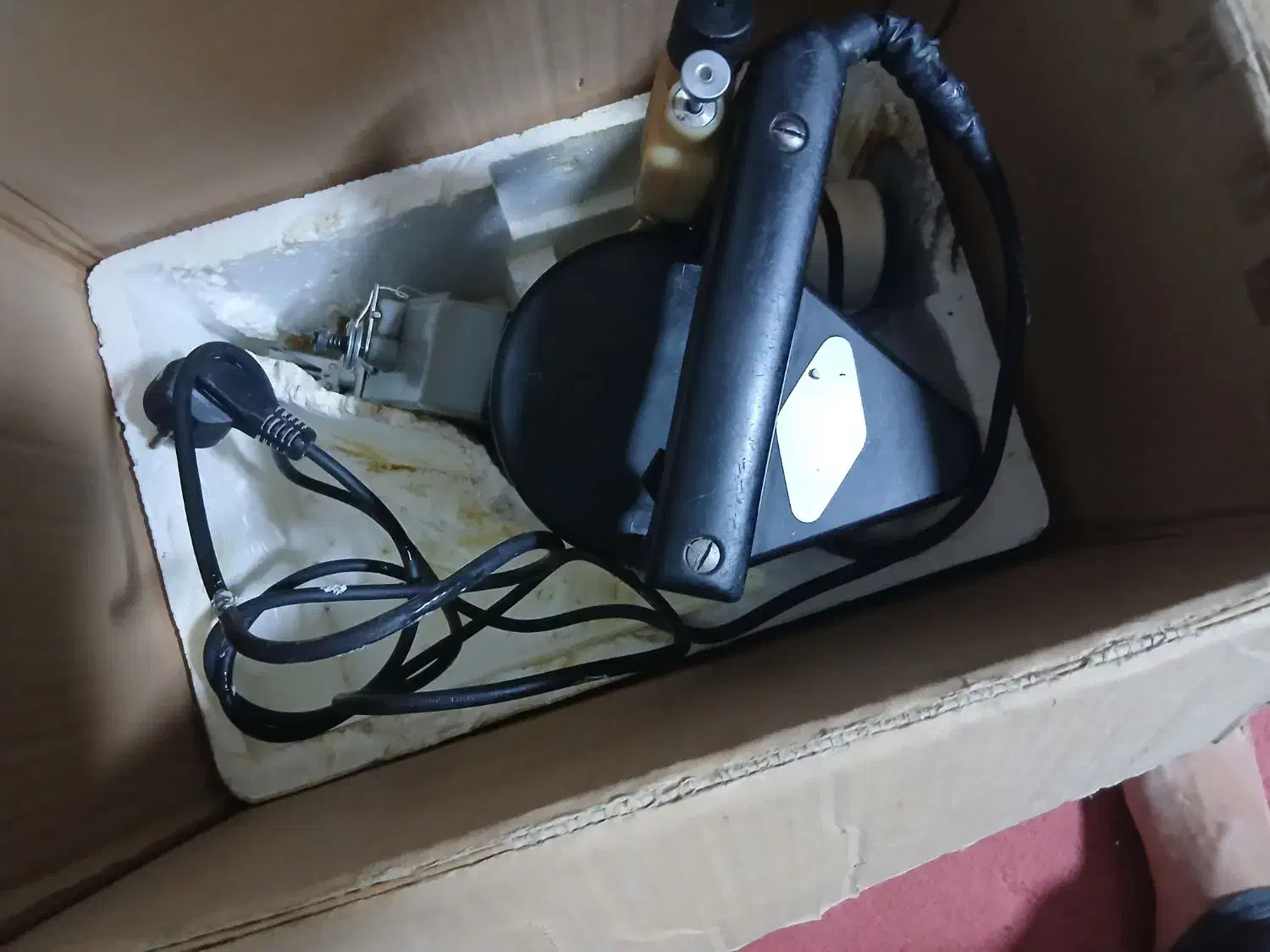 چرخ سرکیسه کیسه دوز|چرخ خیاطی و ریسندگی|ملایر, |دیوار