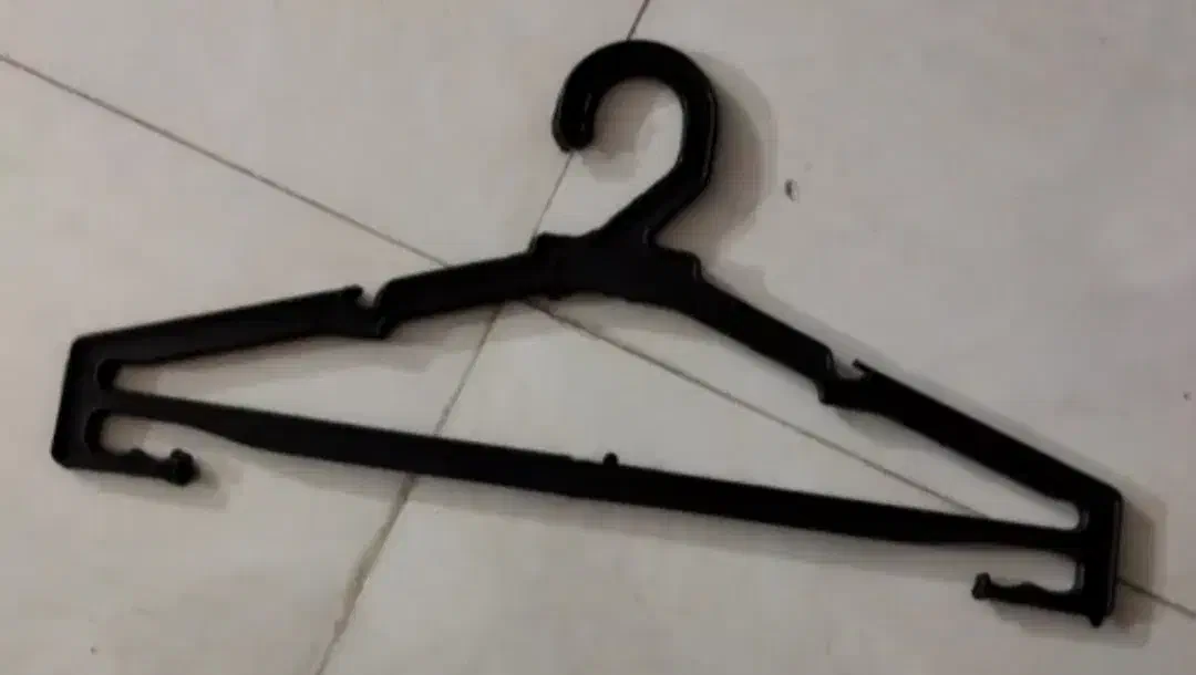 رگال|بندرخت و رختآویز|فولادشهر, مسکن مهر فولادشهر|دیوار