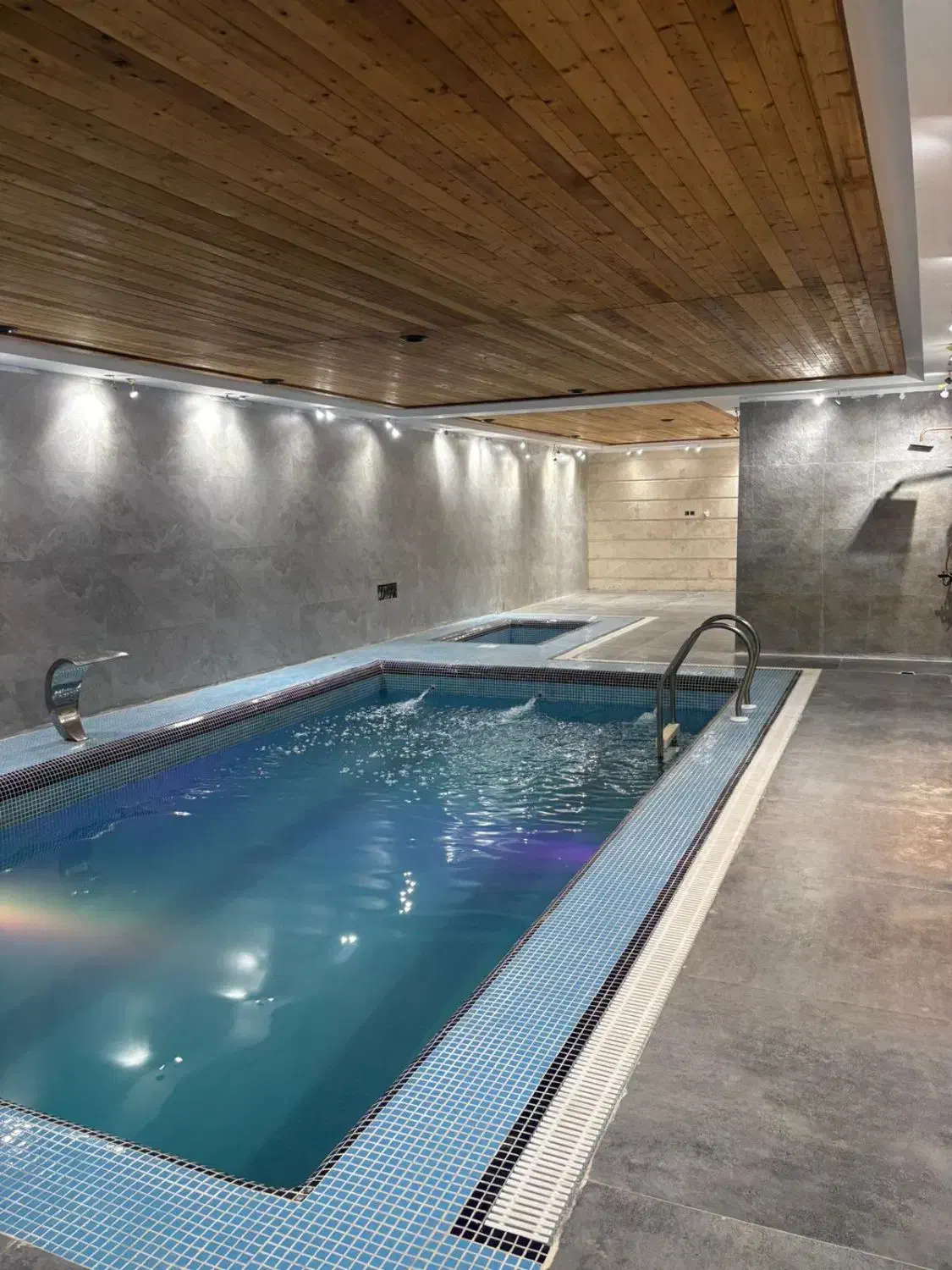 اجاره ویلای طناز (شیراز باما)|اجارهٔ کوتاه‌مدت ویلا و باغ|شیراز, گویم|دیوار