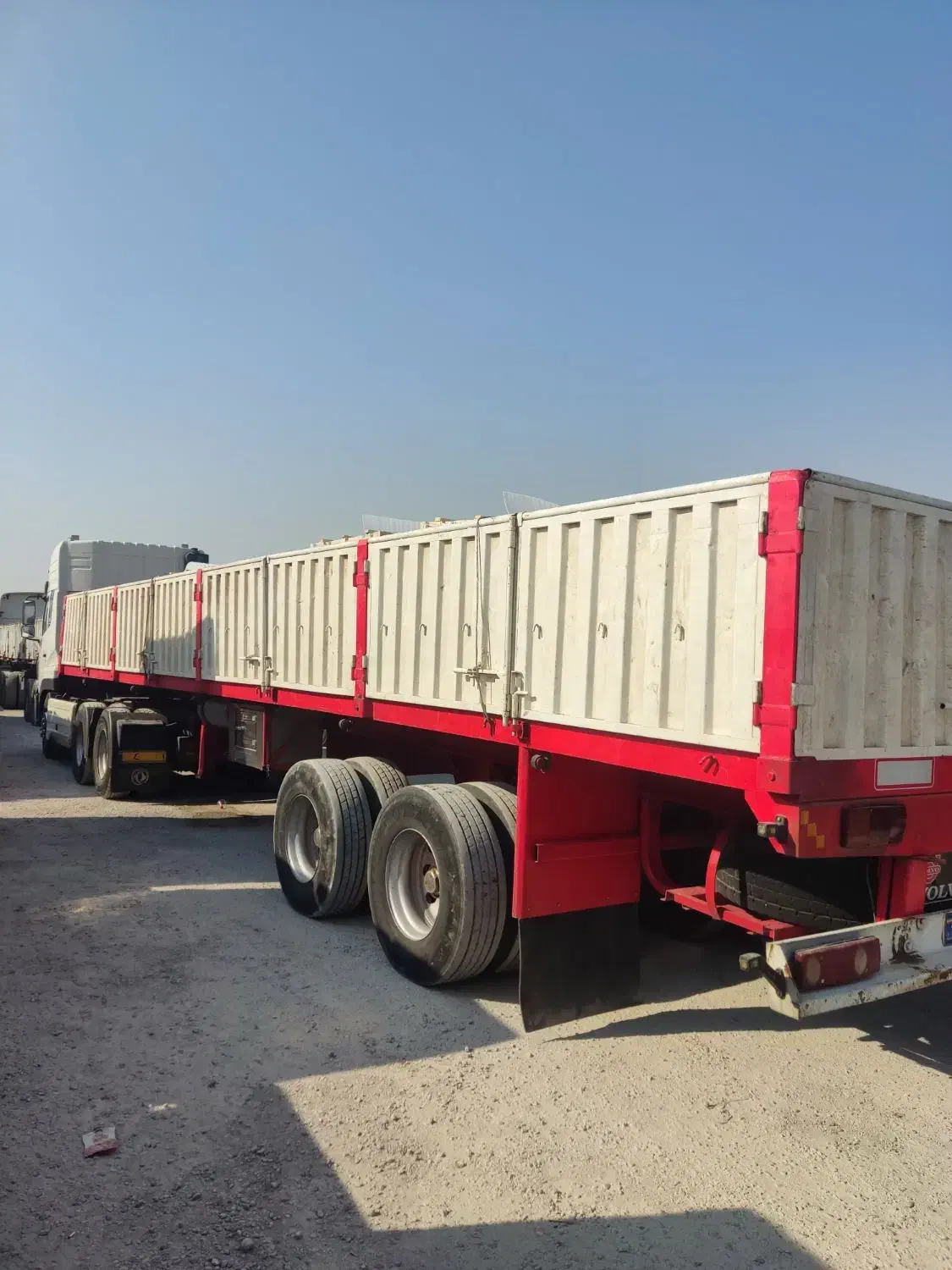 لبه تریلر|خودرو سنگین|چگنی, |دیوار