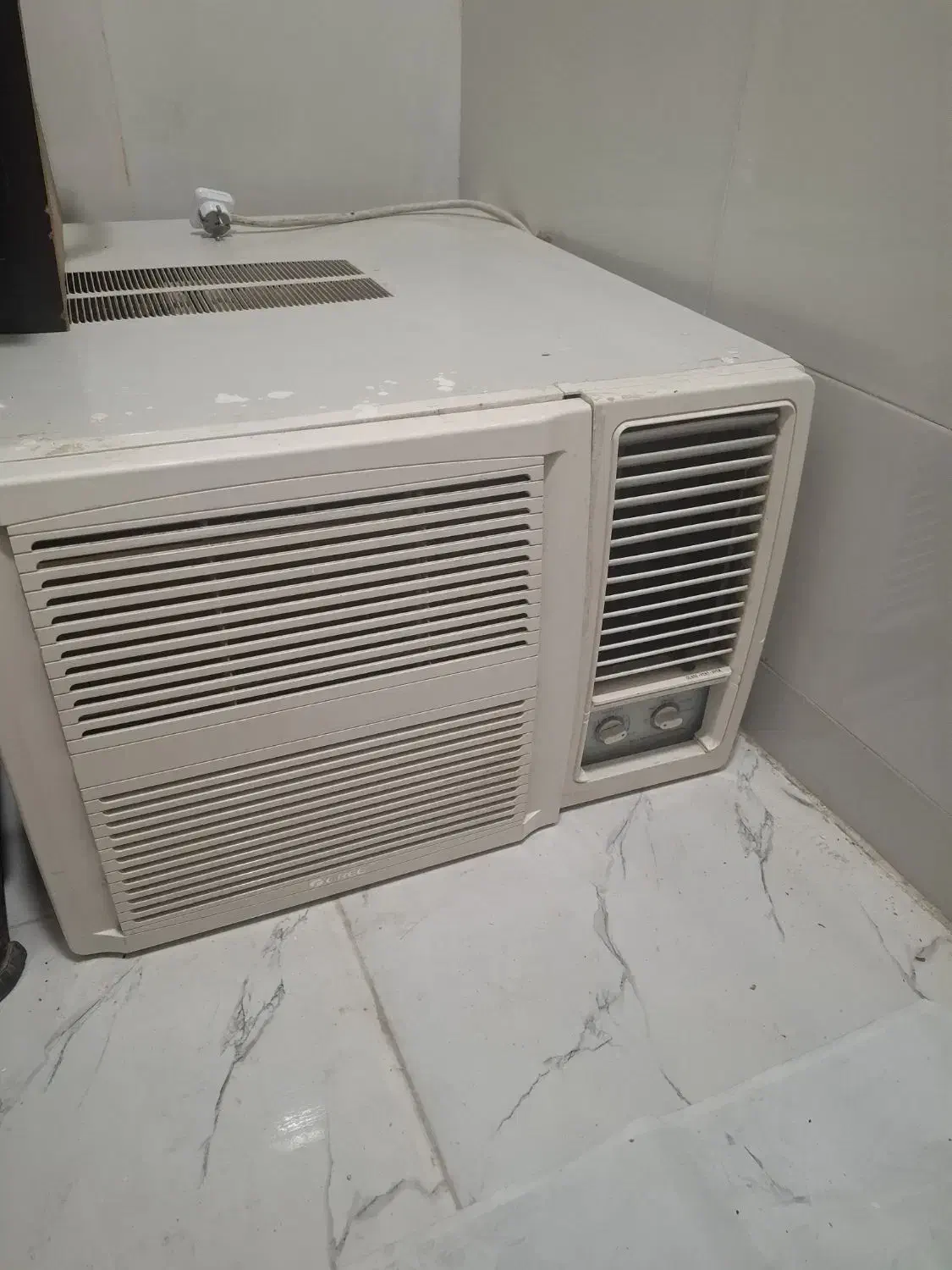 کولر پنجره ای|کولر گازی و فنکوئل|بندر دیر, |دیوار