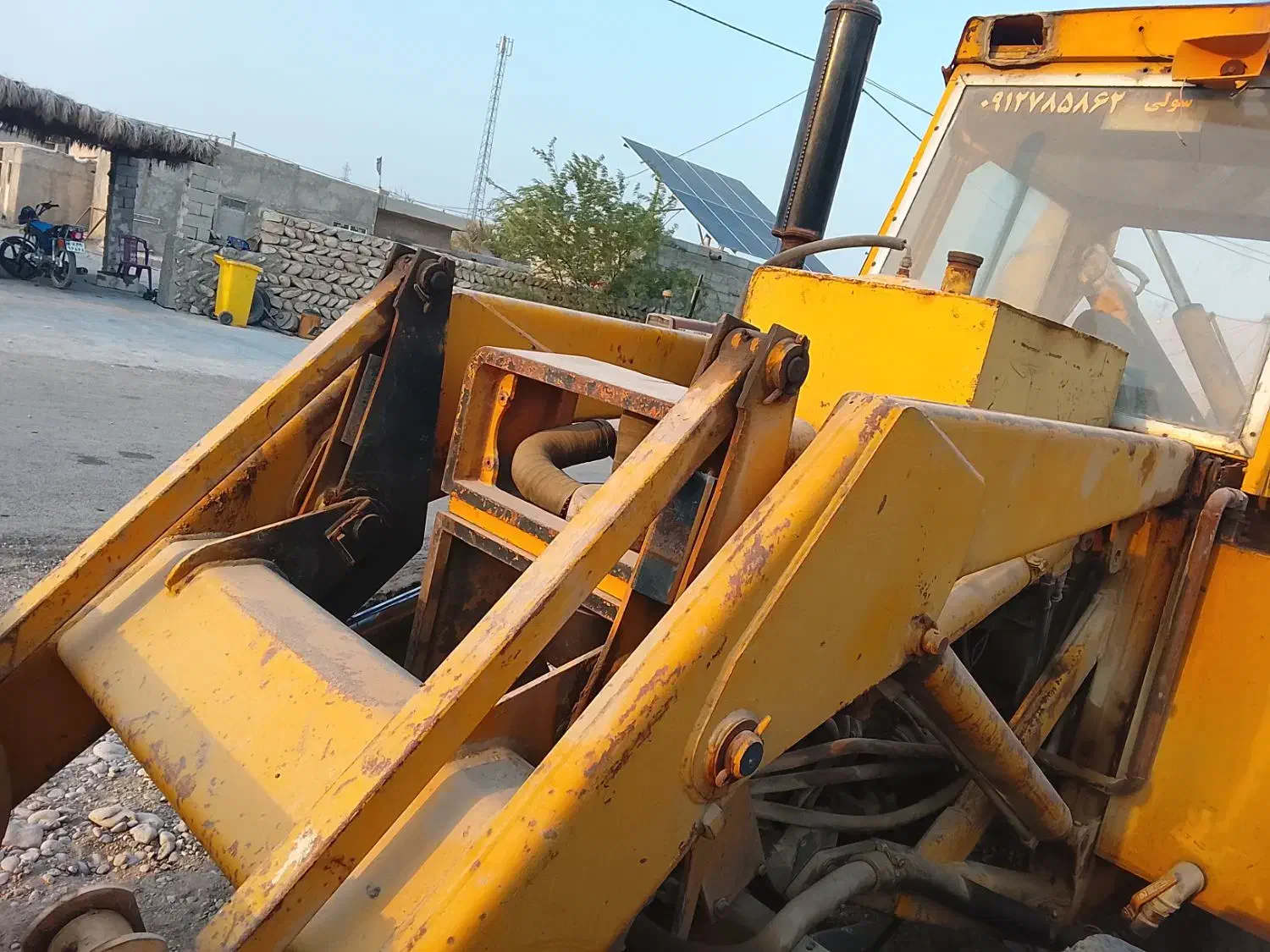 بیل بکهو چهار جک‌|خودرو سنگین|خمیر, |دیوار
