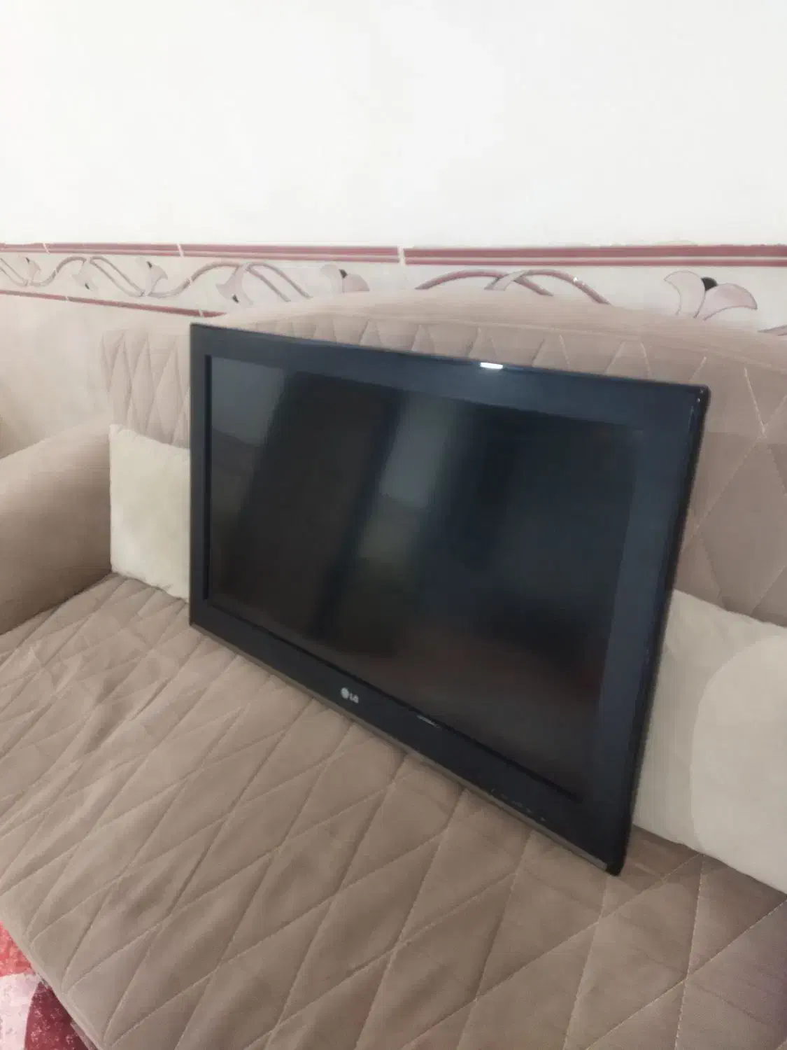 تلویزیون 32ال جی|تلویزیون و پروژکتور|ایلام, |دیوار