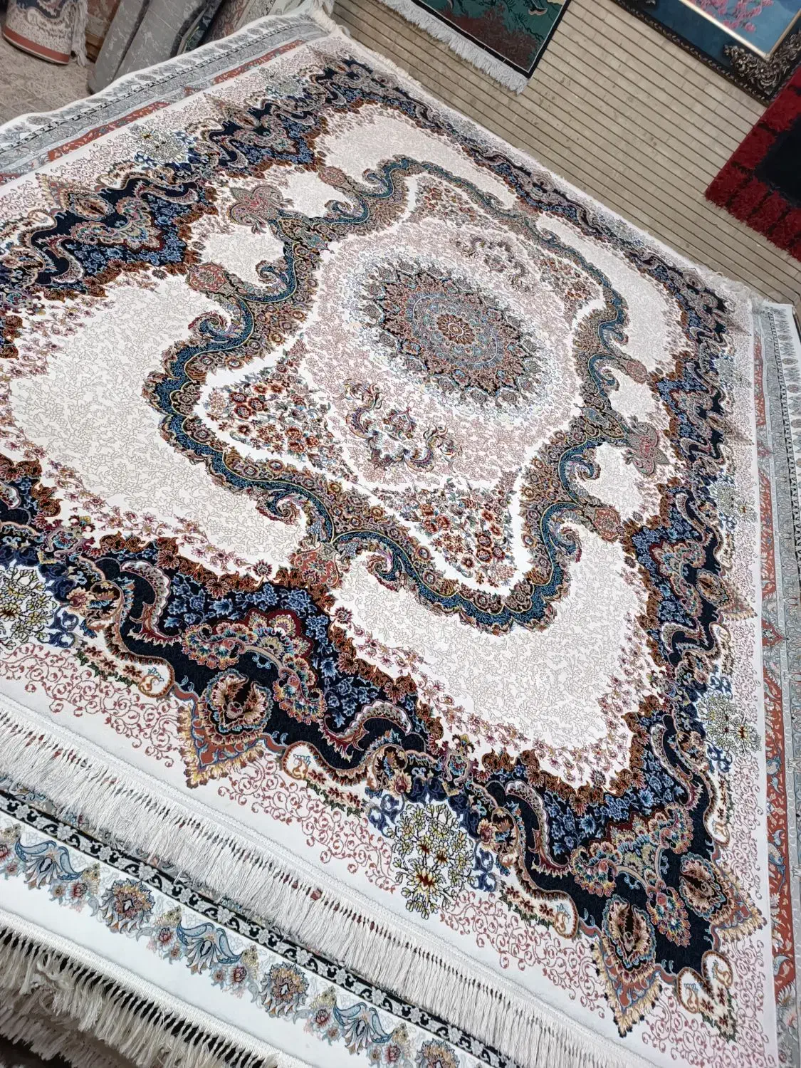 کمال الملک ۷۰۰ شانه ۹ متری جفت تراکم ۲۵۵۰|فرش|مشهد, شهید مطهری|دیوار