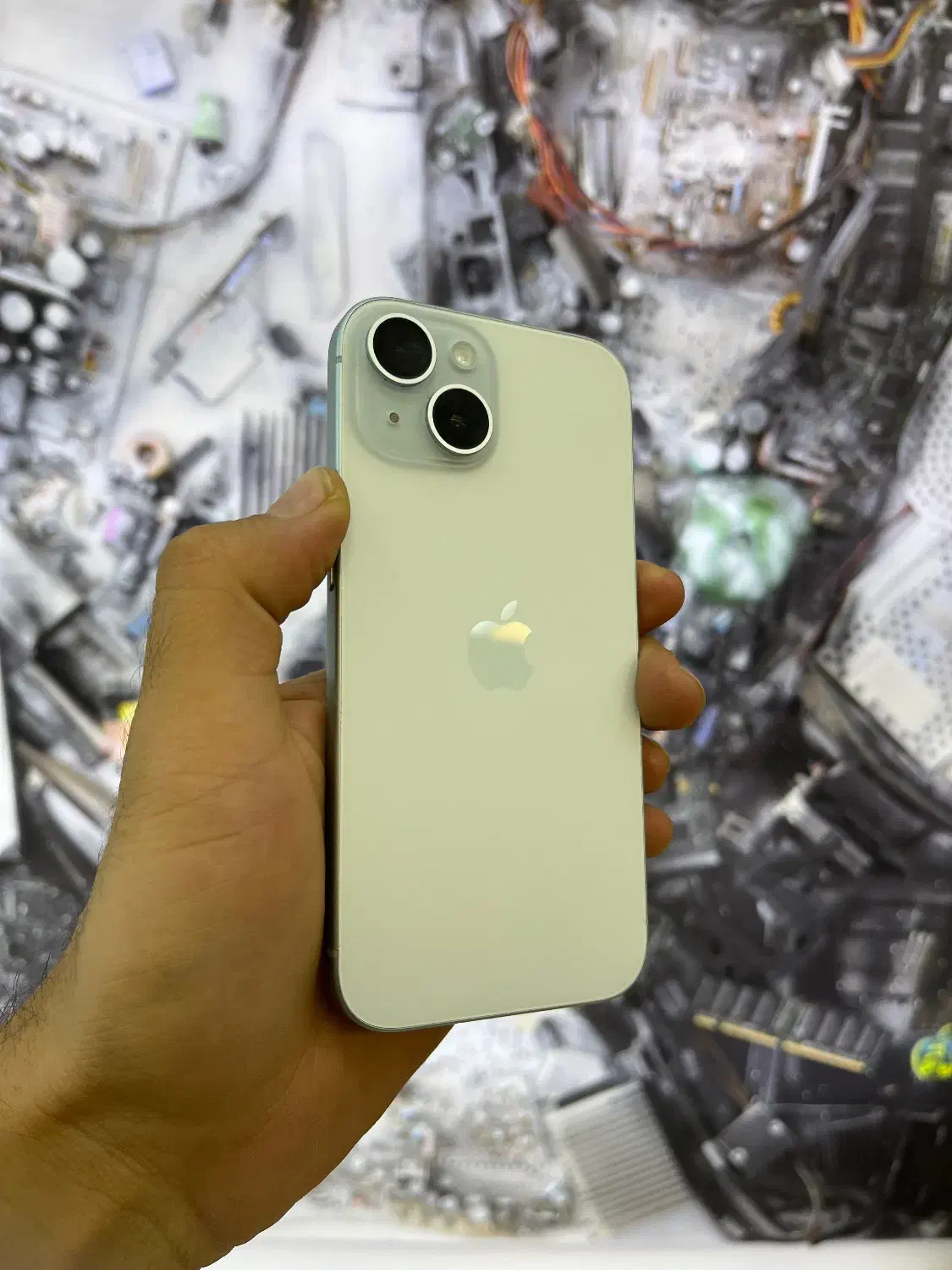 ایفون 15نرمال رنگ  ابی پارت نامبر CH/A ۱۲۸گیگ|موبایل|اصفهان, احمدآباد|دیوار