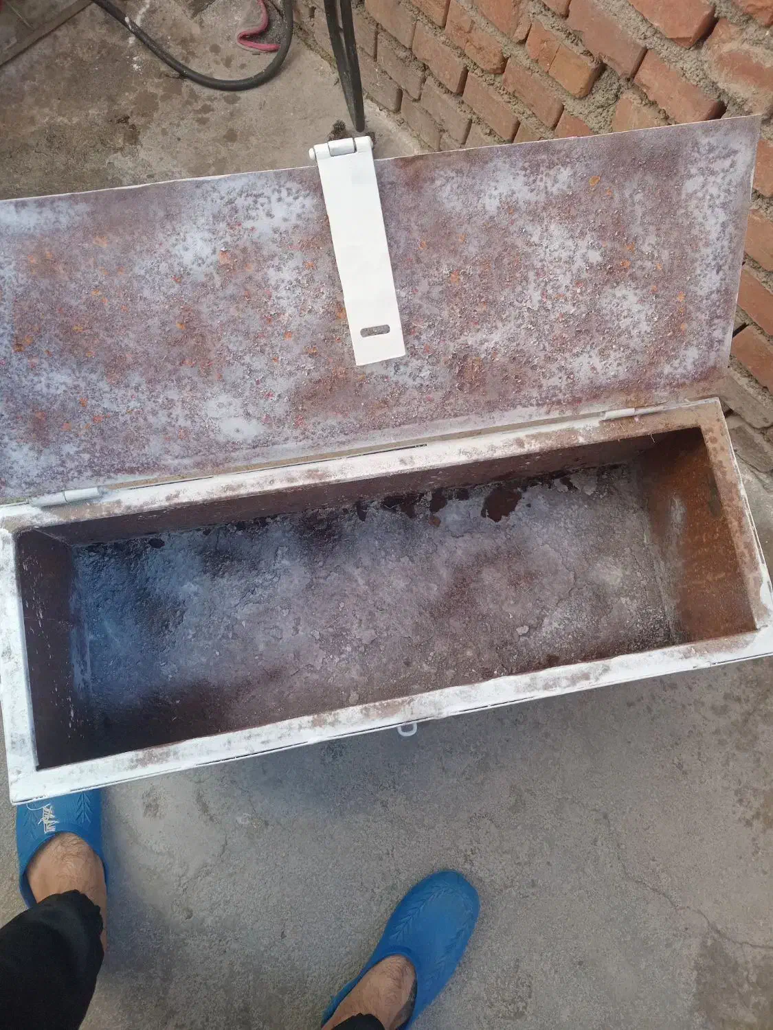 جعبه آهنی|ابزارآلات|نقده, |دیوار