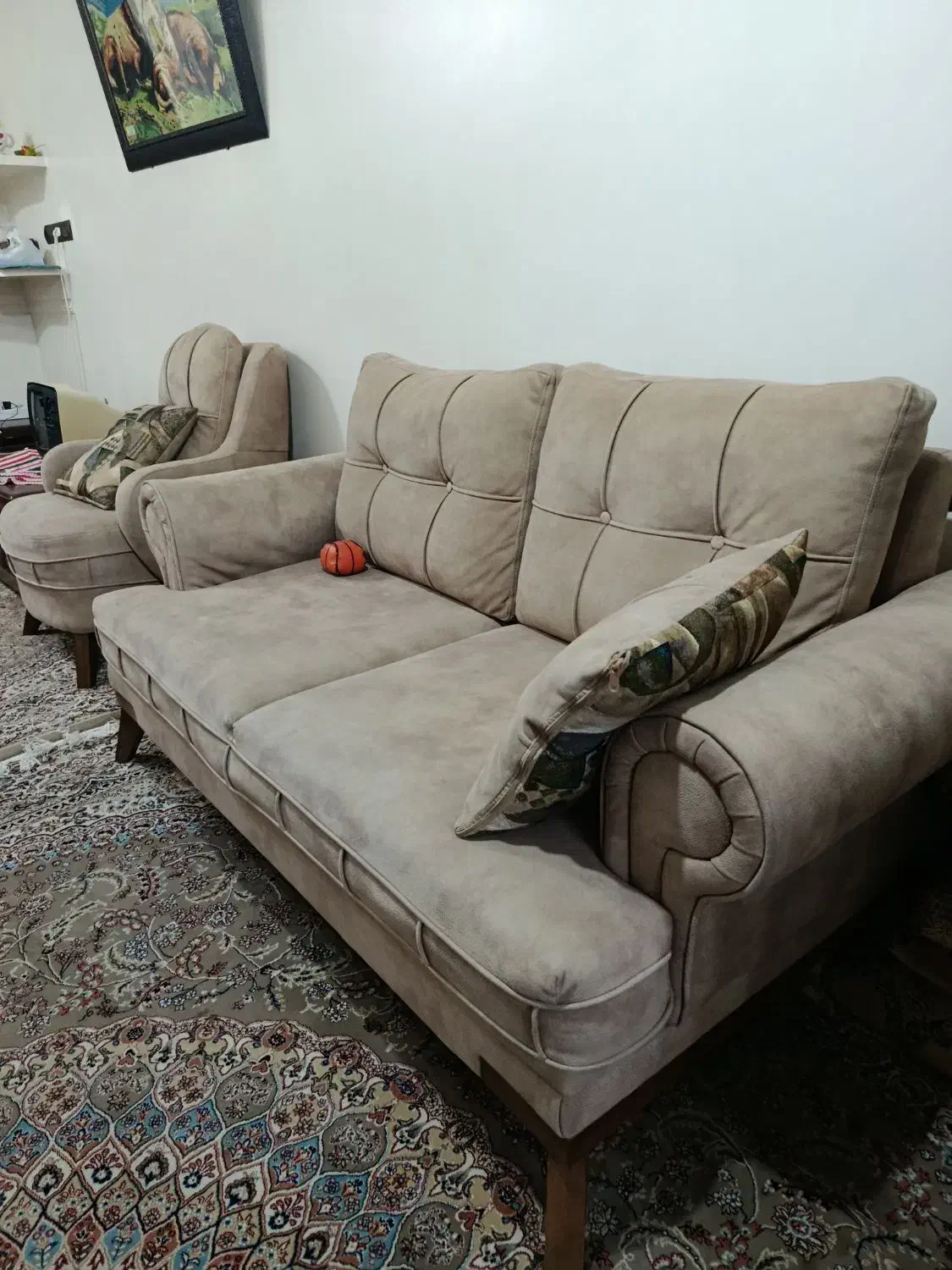 مبل راحتی در حد نو خیلی شیک مرتب جنس درجه یک|مبلمان خانگی و میز عسلی|کردکوی, |دیوار