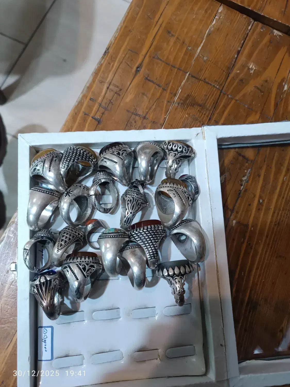 انگشتر|جواهرات|میبد, |دیوار