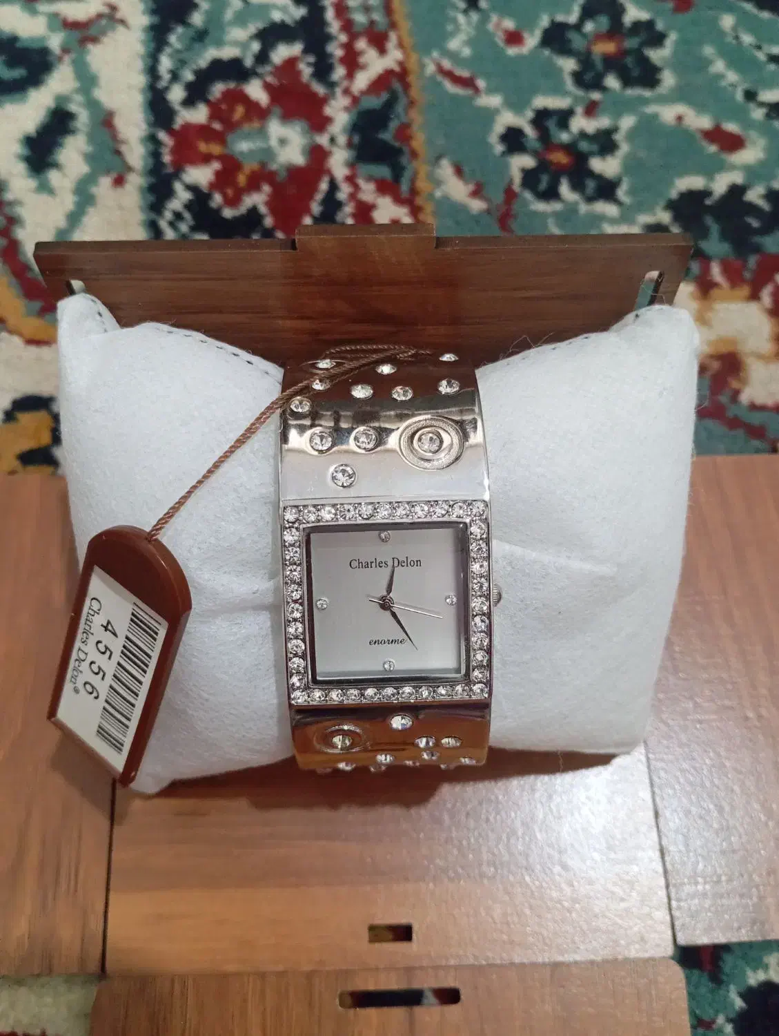 ساعت مچی|ساعت|شاهین‌شهر, گرگاب|دیوار