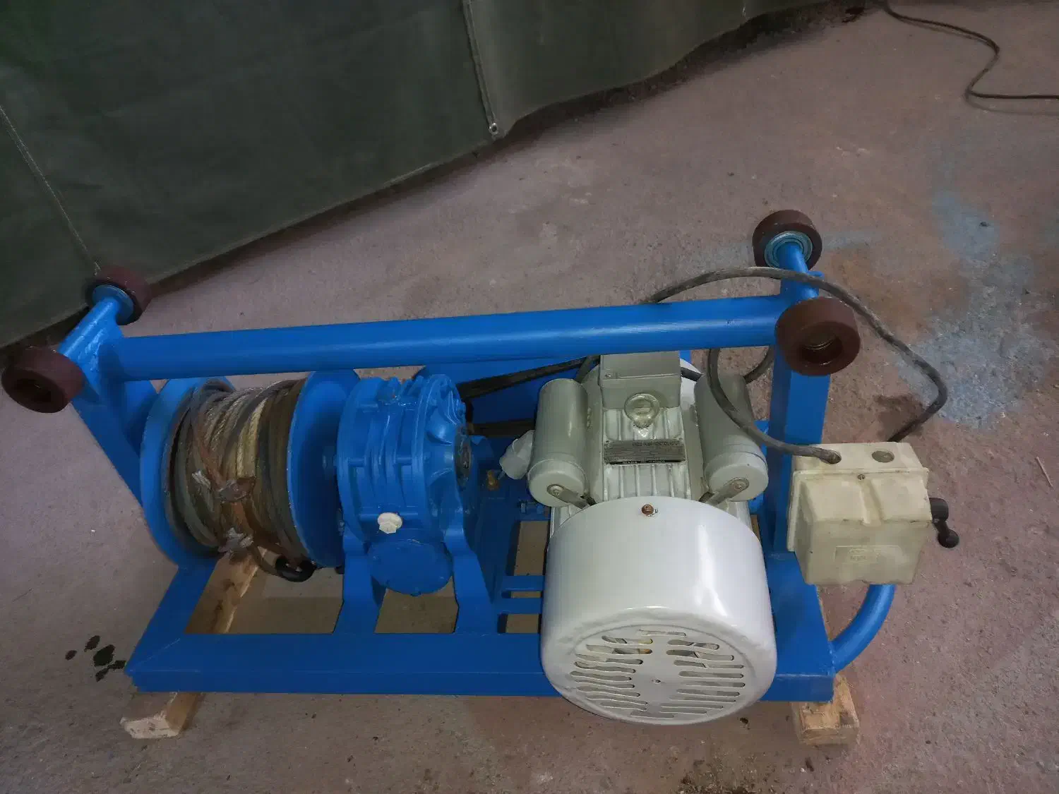 بالابر ساختمانی سالم با موتور سنگین قوی|مصالح و تجهیزات ساختمان|مبارکه, |دیوار