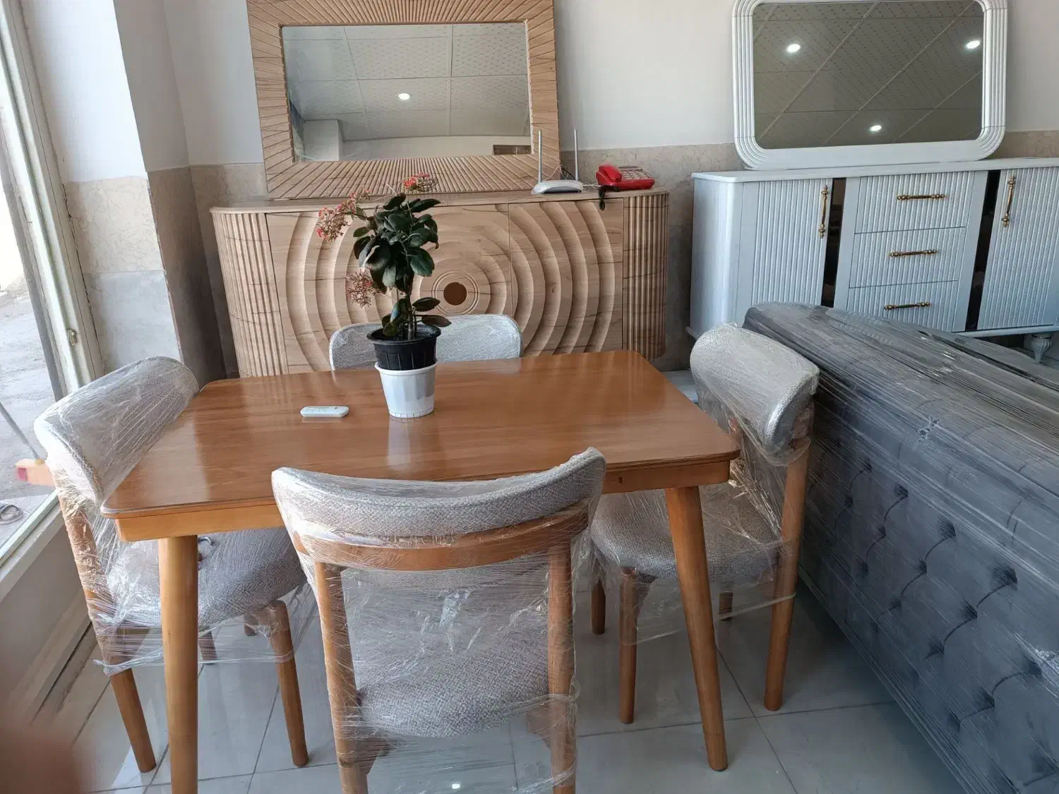 ست آینه ومیز تیوی|بوفه، ویترین، کنسول|باغ حلی, |دیوار