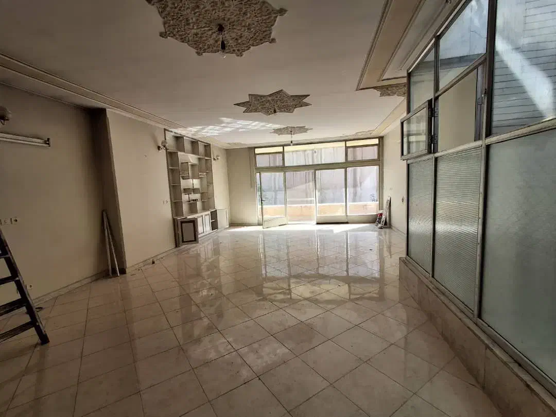 دربستی ۱۴۰ متری یک خواب بر خ ارباب|اجارهٔ خانه و ویلا|اصفهان, تخت فولاد|دیوار